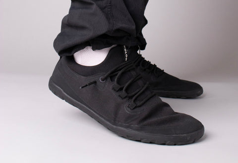 #color-black/black